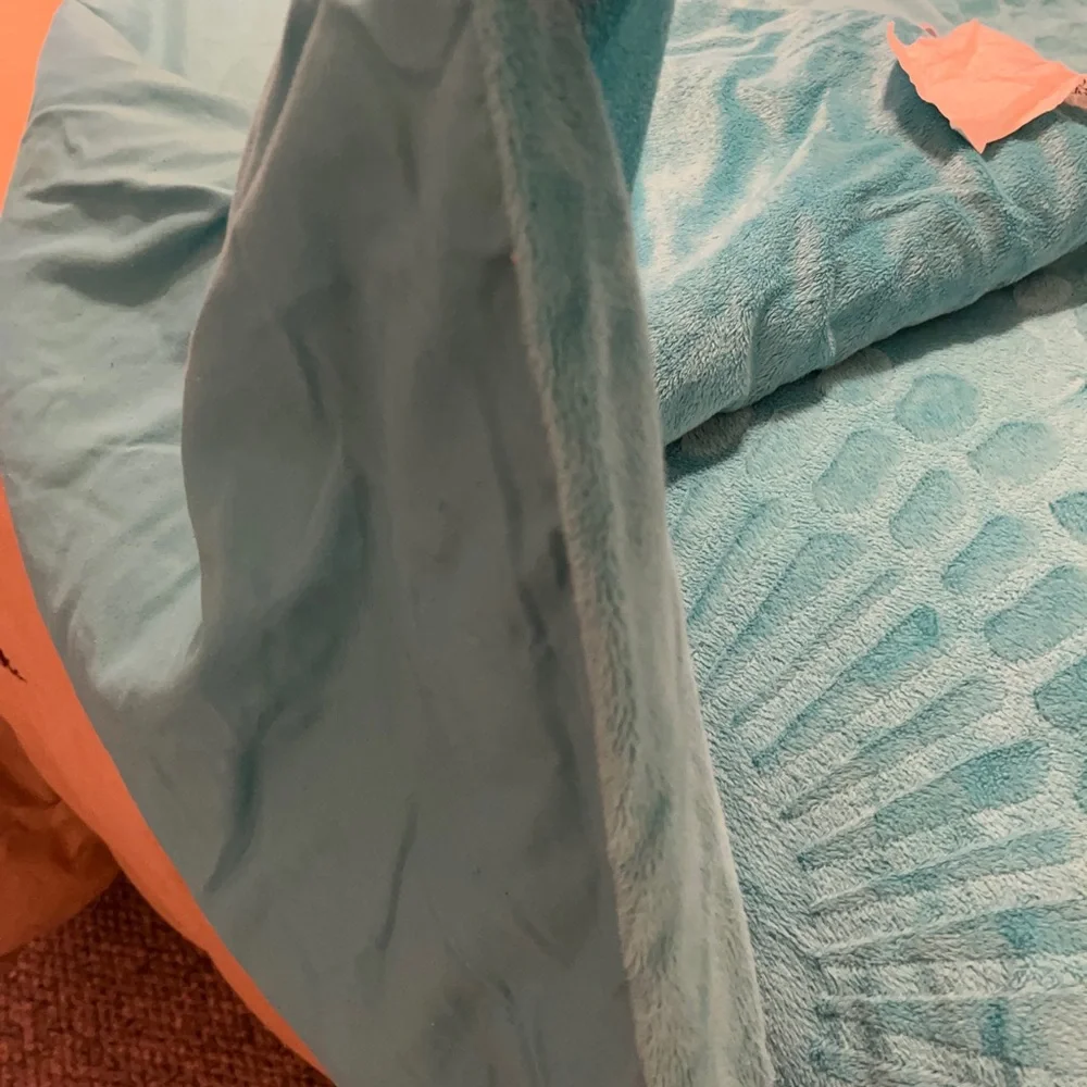 Full/Queen Comforter New Condition